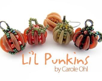 Beaded Pumpkin, Pumpkin Diy, Pumpkin Bead, Holiday Beading, Bead Weaving Tutorials, Diy Jewlery, Handmade Lampwork Bead, Circuit Projects, Seed Bead Tutorial