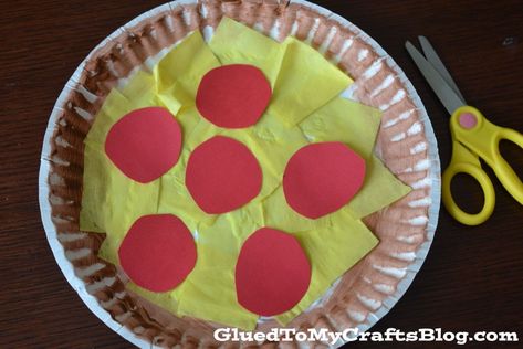 Paper Plate Pizza Craft, Paper Plate Pizza, Pizza Preschool, Letter P Crafts, Pizza Craft, Valentine Pizza, Pizza Shapes, Apple Core, Paper Plate Crafts For Kids