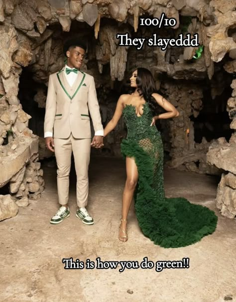 Light Green Prom Dress Black Couple, Dark Green Prom Dress Black Women, Emerald Green Dress Prom, Green Prom Dresses Black Women, Emerald Green Outfit Ideas, Prom Dress Black Women, Prom Color Ideas, Light Green Prom Dress, Matching Prom