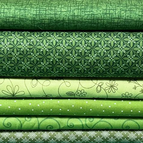 Maywood Studios, Custom Wraps, Studio Green, Easy Quilt Patterns, Fabric Bundle, Fat Quarter Bundles, Fat Quarters, Vintage Floral, Custom Color