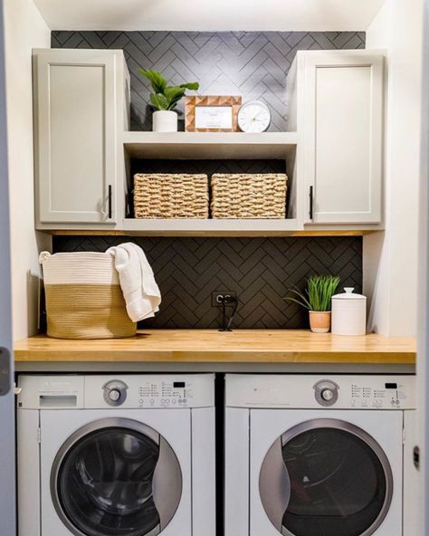 Basement Laundry Room Design, Room I Deas, Basement Laundry Room Ideas, Classic Living Room Decor, Pile Of Clothes, Room Decor Neutral, Organization Goals, Laundry Room Design Ideas, Traditional Laundry Room