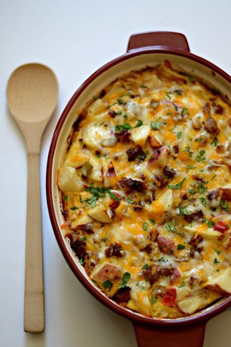 Sausage Recipes Potatoes, Potato Egg Casserole, Breakfast Egg Casserole Recipes, Sausage Egg Breakfast Casserole, Potatoes And Sausage, Sausage Egg Casserole, Egg Potato, Easy Breakfast Casserole Recipes, Breakfast Potato Casserole