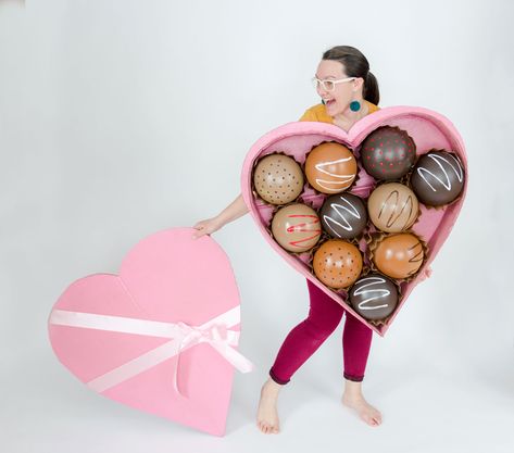 Valentines day costume, box of chocolate costume, DIY heart shaped costume, DIY chocolate costume, DIY box of chocolates costume, oh yay studio costume challenge, how to make a halloween costume, easy costume ideas Valentine Costume, Easy Costume Ideas, Kids Valentine Party, Halloween Costumes To Make, Candy Costumes, Box Costumes, Blowing Up Balloons, Easy Costume, Round Balloons