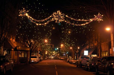 Travel | Oregon | Attractions | Things To Do | Hidden Gems | Explore | Vacation | Christmas | Towns Christmas In Oregon, Oregon Attractions, Oregon Christmas, Oregon Winter, Roseburg Oregon, Mcminnville Oregon, Christmas Towns, Rv Traveling, Oregon Life