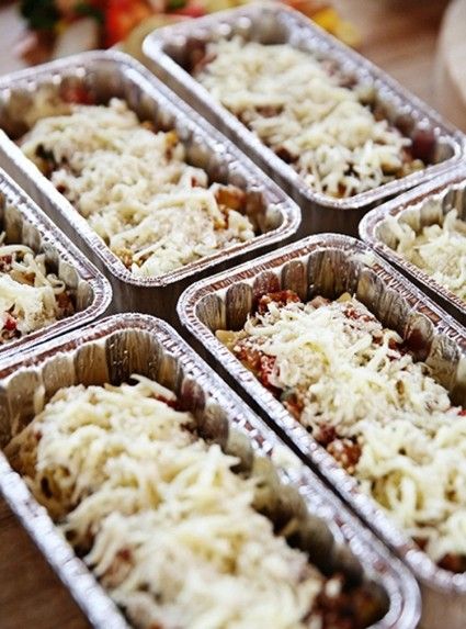 lasagna-rollups Resep Makanan Beku, Freezer Dinners, Lasagna Recipes, Dinner Pasta, Meat Lasagna, Freezer Friendly Meals, Freezable Meals, Lasagna Rollups, Make Ahead Freezer Meals