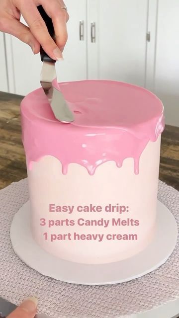 Colored Ganache Drip, Small Drip Cake, Drip Frosting On Cake, How To Drip Icing On Cake, Cake Drip With Candy Melts, Candy Melt Drip Recipe, Whipped Icing Cake Designs, Cake Decorating Ideas Simple, Decorative Frosting