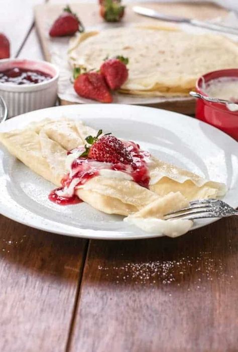 Strawberry Cheesecake Crepes - Cafe Delites Ham Crepes, Filled Crepes, Crepe Cafe, French Crepe Recipe, Strawberry Crepes, Crepe Recipes, Mothers Day Brunch, Breakfast Brunch Recipes, Strawberry Cheesecake