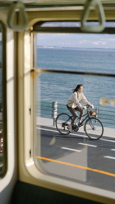 Blur City, Japanese Photography, Travel Girl, Photography Workshop, Japan Aesthetic, Cinematic Photography, Jolie Photo, Sea Beach, Pose Reference Photo