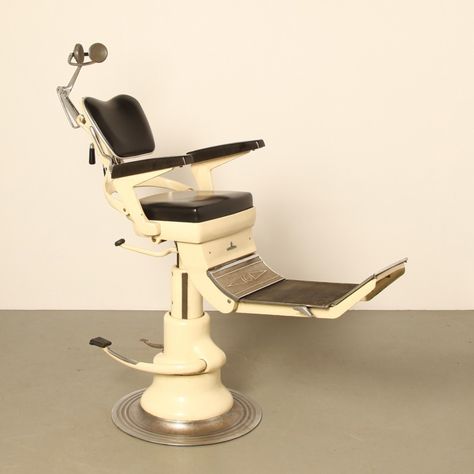 Dentist Chair, Dental Branding, Beauty Chair, Female Dentist, S Chair, Sci Fi Props, Anthony Edwards, Vintage Medical, Vintage Classics