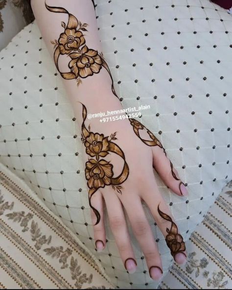 Small Mehndi Designs, Small Mehndi, Mehndi Designs For Front Hand, Mehndi Designs New, Beautiful Arabic Mehndi Designs, Latest Mehndi Design, Latest Arabic Mehndi Designs, Designs Mehndi, Finger Henna Designs