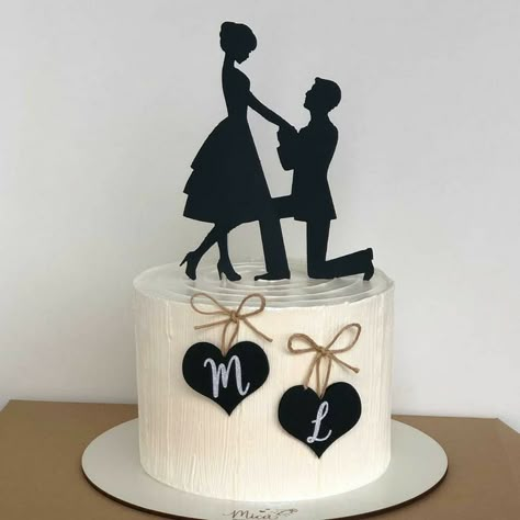 Anniversary Silhouette, Marriage Anniversary Cake, Doodle Cake, Fondant Cake Tutorial, Anniversary Cake Designs, Happy Anniversary Cakes, Engagement Cake Toppers, Chocolate Covered Marshmallows, Cake And Cupcake Stand