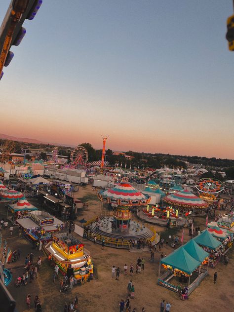 #boise #fair #aesthetic #fairaesthetic #summerstyle Town Fair Aesthetic, Minnesota State Fair Aesthetic, Suburb Neighborhood Aesthetic, Small Town Fall Festival, Summer In A Small Town, Boise Aesthetic, Summer Fair Aesthetic, Small Town Romance Aesthetic, Small Town Aesthetic Summer