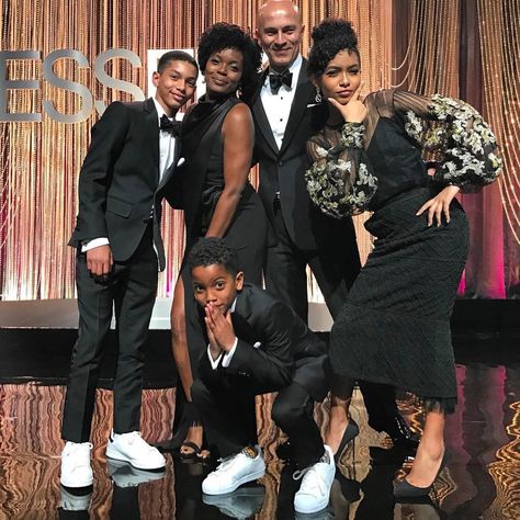 Cute pic Interracial Family, Yara Shahidi, Hollywood Event, Afrikaanse Mode, Black Family, Celebrity Families, Black Hollywood, Interracial Love, Family Matters