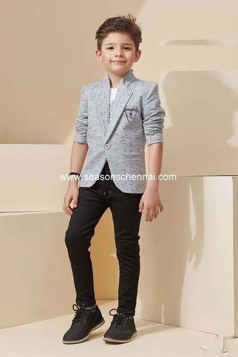 Boys Blazer Outfit, Grey Blazer Outfit Men, Semi Formal Blazer, Boys Dressing Style, Best Wedding Suits For Men, Grey Blazer Outfit, Boys Dressy Outfits, Party Wear Blazers, Boys Party Wear