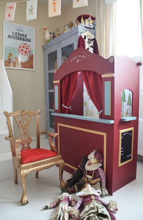 puppet theater. chalkboard sign above to write in the show. Kids Puppet Theater, Puppet Stage, Theatre Diy, Puppet Theaters, Puppets Diy, Toy Theatre, Puppet Theater, Chalkboard Sign, Puppet Show