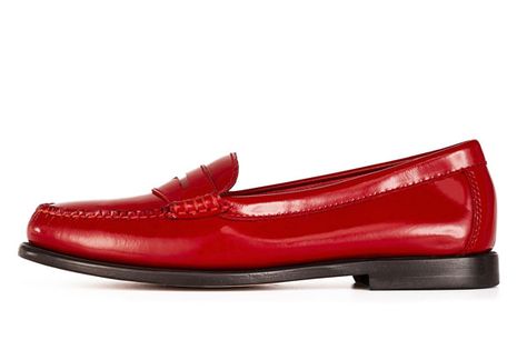 Red Loafers Women, Red Loafers, Bass Shoes, Loafers Women, Fab Shoes, Leather Moccasins, Weekend Style, Driving Shoes, Penny Loafers