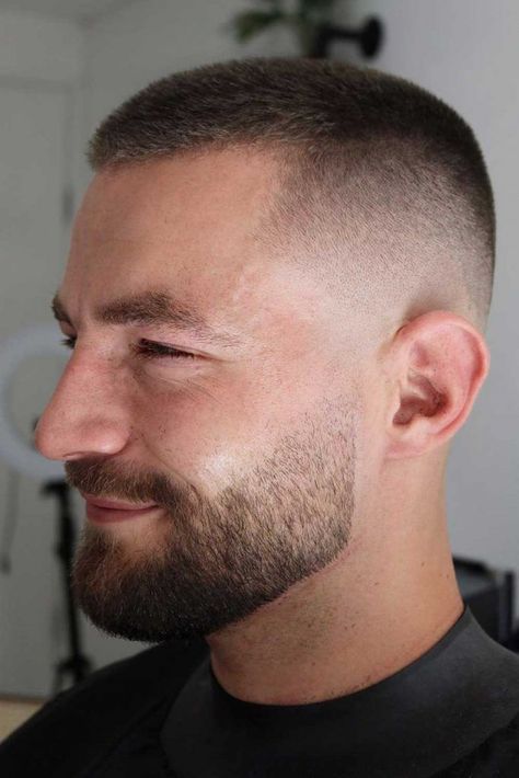 Short Hair Cuts For Men Fade Round Faces, Buzz Cut For Round Face Men, Buzz Cut With Fade, Thinning Hair Men, Men Buzz Cut, Haircut For Thinning Hair, Jarhead Haircut, Crew Cut Hair, Buzz Cut For Men