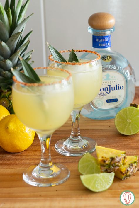 When it comes to premium tequilas, Don Julio Blanco is a great one for tequila lovers. This silver tequila, is ideal for mixing cocktails or drinking neat. Our first thought for a cocktail: a Margarita! We used that as a base for our Pineapple Margarita, which simply adds pineapple juice to the mix. 🍍 🍸 Don Julio Margarita Recipe, Don Julio Blanco Drinks Recipes, Don Julio Cocktails, Don Julio Mixed Drinks, Don Julio Drinks Recipes, Pineapple And Tequila, Dj Shoot, Mixing Cocktails, Simply Juice