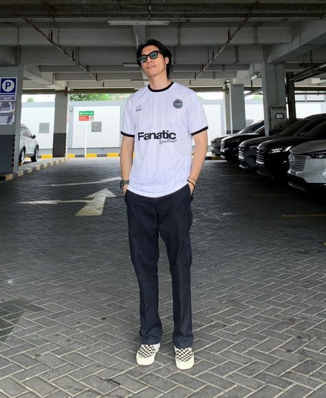 Vans Slip On Outfit Men, Japanese Minimalist Fashion Men, Vans Slip On Outfit, Vans Ootd, Slip On Outfit, Vans Outfit Men, Japanese Minimalist Fashion, Minimalist Fashion Men, Vans Outfit