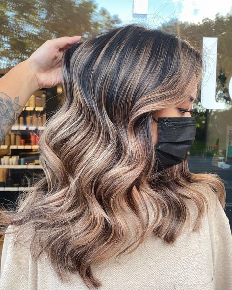 Blonde Hair For Asian Women, Face Framing Highlights Asian Hair, Dark Blonde Asian Hair, Asian Caramel Balayage, Low Maintenance Balayage Asian, Balayage For Asian Skin, 2023 Hair Color Trends For Asian Women, Asian Short Haircuts For Women, Asian Summer Hair Color