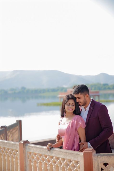 this place is jal mahal and this most beautiful location in jaipur @weddingdiariesbyomp Pre Wedding Concept, Most Romantic Pics, Jal Mahal Jaipur, Couple Pic Hd, Jal Mahal, Romantic Pics, Romantic Love Pictures, Best Couple Pictures, Couple Romantic