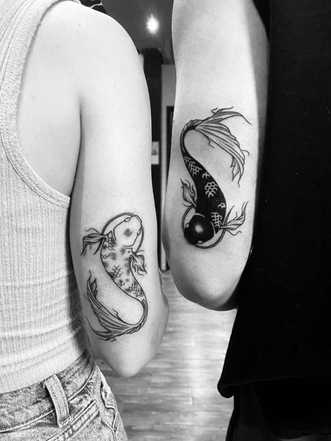 Koi Fish Tattoo Forearm, Coy Fish Tattoos, Tattoo Fish, Partner Tattoos, Maching Tattoos, Yang Tattoo, Yin Yang Tattoos, Couples Tattoo Designs, Sibling Tattoos