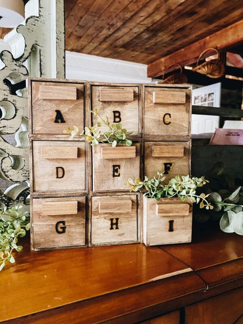 Dollar Tree DIY Vintage Card Catalog Dollartree Diy, Diy Will, Dollar Store Diy Projects, Small Wooden Boxes, Card Catalog, Diy Dollar Tree Decor, Dollar Tree Decor, Dollar Tree Diy Crafts, Diy Dollar Store Crafts