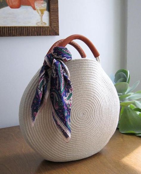 Knitting Bag Diy, شال كروشيه, Sac Diy, Rope Diy, Diy Handbag, Rope Bag, Straw Bags, Basket Bag, Denim Bag