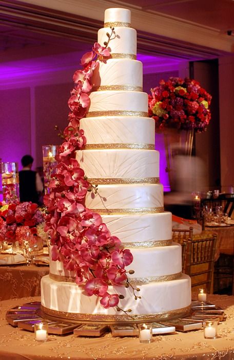 Lavish ten tier wedding cake! Tall Wedding Cakes, Extravagant Wedding Cakes, Big Wedding Cakes, Wedding Cakes Elegant, Moroccan Theme, Wedding Cake Photos, Dream Wedding Cake, Extravagant Wedding, Amazing Wedding Cakes