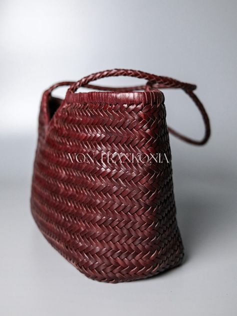 Differentdina Kaffee Vintage Style Handwoven Braided Tote Beach Handbag/first Layer Cow Leather Braided Beach Bag/woven Leather Holiday Bag - Etsy UK Leather Bag Diy, Beach Handbag, Handwoven Bag, Woven Leather Bag, Diy Leather Bag, Woven Handbags, Holiday Bag, Leather Diy, Diy Bag