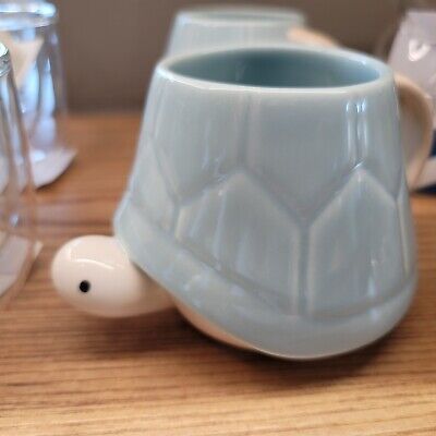 Starbucks Korea 2022 sea turtle mug 355ml  | eBay Ceramic Treat Jar, Duck Mug Pottery, Textured Mug Ceramics, Nonfunctional Ceramics, Cute Ceramic Cups, Ceramics Ideas Pottery Mug, Pinch Pot Bowl, Cool Ceramic Mugs, Cute Clay Mugs