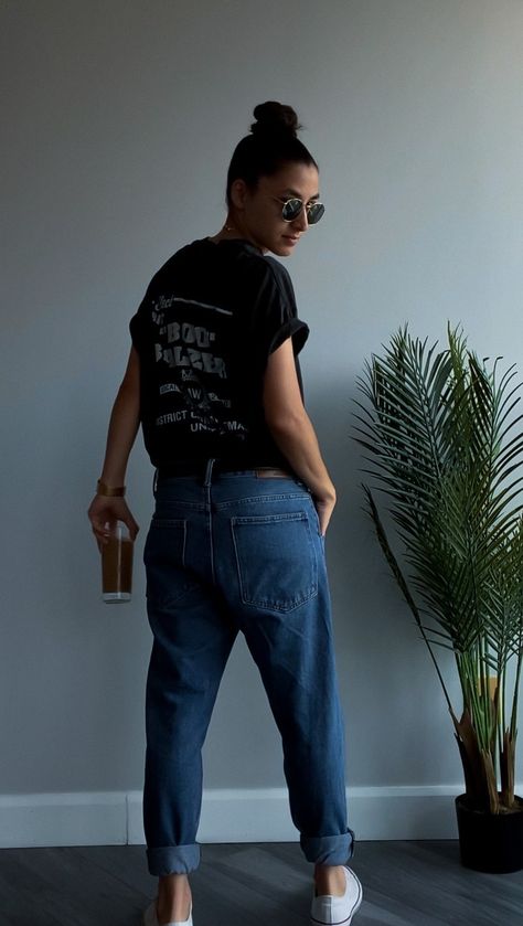 masc women style    #outfitideas   #loveislove    #mascwomen #getreadywithme Soft Masc Aesthetic, Soft Masc Women, Masculine Women Outfits, Masc Fashion Women, Masc Femme Fashion, Venus Pisces, Queer Fashion Women, 2025 Energy, Stem Fashion