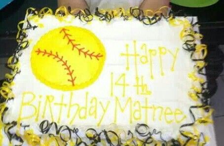 Softball cake Softball Birthday Cakes, Softball Cupcakes, Softball Birthday Parties, Softball Birthday, Softball Party, Sport Cakes, Baseball Birthday, Girls Softball, 10th Birthday Parties