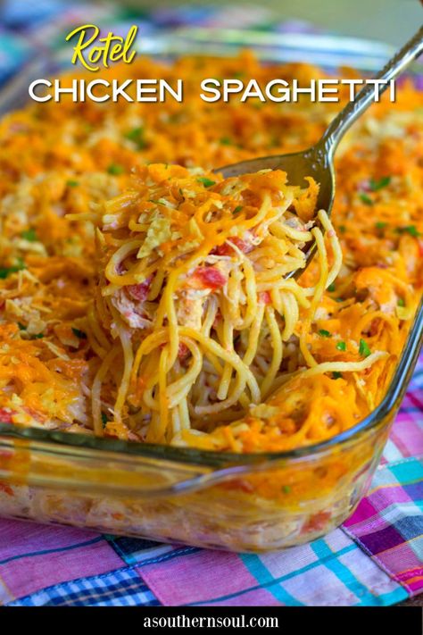 Chicken Spaghetti Freezer Meal, One Pan Chicken Spaghetti, Rotel Chicken Pasta, Soul Food Chicken, Southern Casseroles, Rotel Chicken, Use Rotisserie Chicken, Rotel Chicken Spaghetti, Chicken Spaghetti Recipe