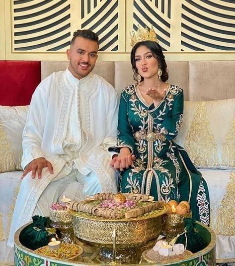 Traditional Moroccan Wedding, Moroccan Wedding Dress, Engagement Looks, 2024 Wedding Trends, Arabian Wedding, Egyptian Wedding, Moroccan Kaftan Dress, Moroccan Henna, Moroccan Bride