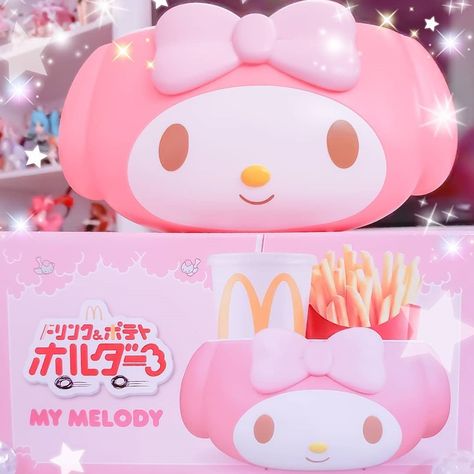 McDonald's Japan released a super cute My Melody fries/drink holder last year! 🍟🥤 Were you able to get one? 💖 See all the different ways to use it! My Melody Mcdonalds Holder, My Melody Mcdonalds, My Melody Food, Pink Princess Room, Mcdonald's Aesthetic, Hello Kitty Mcdonalds, Cute My Melody, Aesthetic Place, Kawaii Things