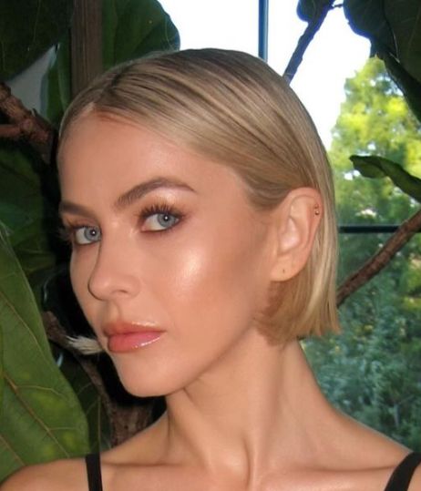 Short Hair Julianne Hough, Julieann Hough Hair, Juliana Hough Short Hair, Julianne Hough Hair Bob, Blonde Short Bob Hairstyles, Julianne Hough Hair 2024, Jules Hough Hair, Julianne Hough Hair Short, Short Blonde Hair Bobs