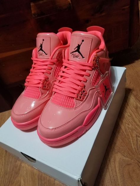 Pink Jordans, Trendy Shoes Sneakers, Black Nike Shoes, Jordan Shoes Girls, Jordan Shoes Retro, Shoes Sneakers Jordans, All Nike Shoes, Nike Shoes Jordans, Nike Air Shoes