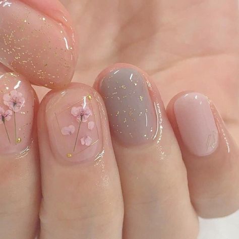 Mauve Nail Polish, Mauve Nails, Nagellack Trends, Simple Gel Nails, Minimal Nails, Her Nails, Manicure Nails, Cute Gel Nails, Soft Nails