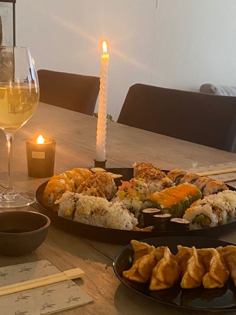 #sushi #sushilovers #sushilife #sushidate #sushiaesthetic #takeaway #candles #candlelight #dinner #candlelightdinner #datenight #dates #dateideas #datenightideas #setup #athome #home #stayingin #indoor #indoordate #athomedate #romantic #romanticdate Cozy Date Night At Home, At Home Sushi, Sushi Date Night, Home Sushi, Dinner Sushi, Cozy Date Night, Diy Sushi, Sushi Night, At Home Date