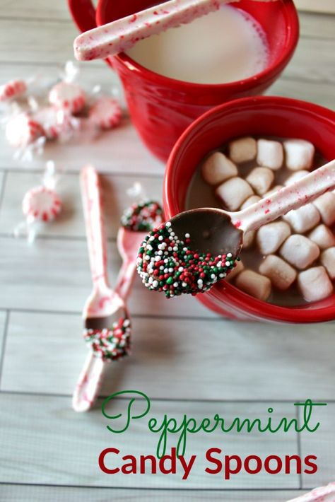 25 Edible Christmas Crafts for Kids - Southern Made Simple Peppermint Spoons, Edible Spoon, Candy Spoons, Peppermint Candy Bowl, Christmas Candy Homemade, Diy Christmas Candy, Christmas Candy Gifts, Candy Cane Christmas Tree, Cheap Christmas Gifts