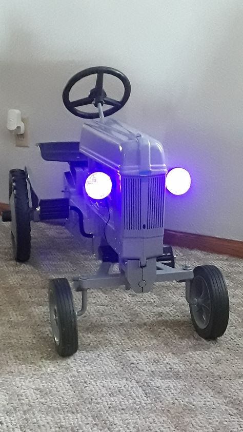 Pedal Tractor, Farming Technology, Toy Tractors, Micro Car, Pedal Car, Golf Car, Farm Toys, Pedal Cars, Work Lights