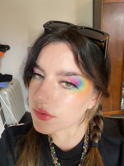 Subtle Pride Makeup Looks, Pride Makeup With Gems, Cute Pride Makeup, Pride Looks Makeup, Aesthetic Eyeshadow Looks, Maquillage Pride, Pride Makeup Ideas Easy, Pride Make Up, Rainbow Makeup Looks Pride