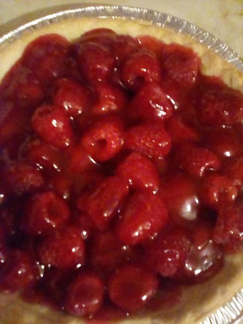 Red Raspberry Pie Recipes, Raspberry Pie Recipe Easy, No Bake Raspberry Pie, Raspberry Jello Pie, Pie Glaze Recipe, Blackberry Raspberry Recipes, Raspberry Pie Filling Recipes, Red Raspberry Pie, Fresh Raspberry Pie