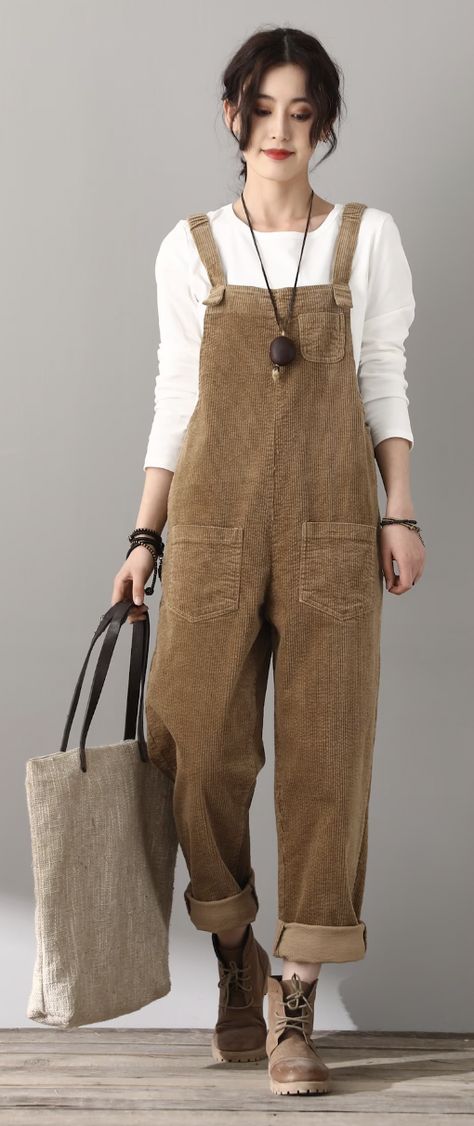 Fall Coverall Outfit, Overalls For Winter, Pant Jumpsuit Outfit Classy, Womens Jumpsuits Casual Classy, Brown Corduroy Overalls Outfit, Overall Outfits Women, Casual Overall Outfits, Corduroy Overalls Outfit, Brown Overalls Outfits