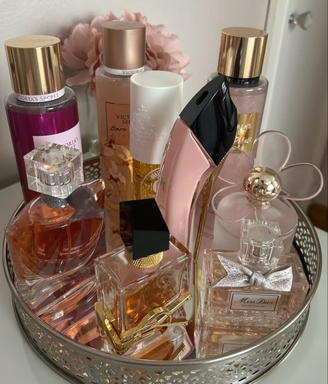 Girly Perfume, Perfume Decor, Perfume Stand, Expensive Perfume, Perfume Display, Fragrances Perfume Woman, Perfume Collection Fragrance, Body Smells, Smell Goods