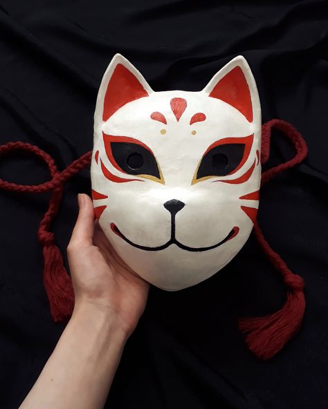 Kitsune Mask Full Face, Japanese Fox Mask Full Face, Painted Mask Ideas, Kabuki Mask Design Female, Kitsune Mask Design, Mascara Kitsune, Mask From Paper, Japanese Kitsune Mask, Diy Paper Mache