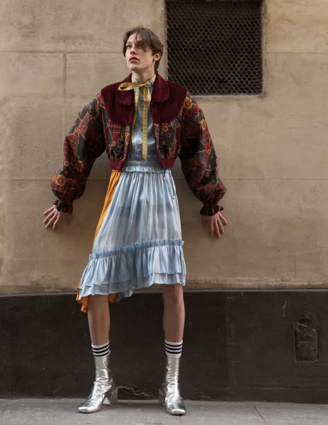 Boys In Skirts, Skirt Styling, Fluid Fashion, Gender Fluid Fashion, Men In Skirts, Genderless Fashion, Queer Fashion, Gender Fluid, Androgynous Fashion