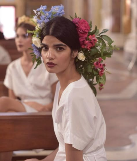 Bhumika Arora, Models Backstage, Long Hair Tutorial, Flowers In Her Hair, Scene Hair, Protective Styles, Flowers In Hair, Hair Tutorial, Her Hair