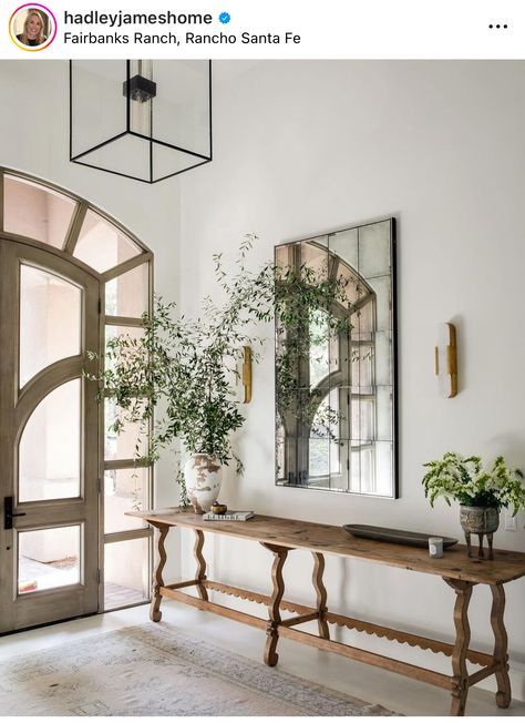 Long Foyer Ideas Entryway, Large Foyer Ideas Entryway, Large Foyer Ideas, Modern Mediterranean Farmhouse, Transitional Entry, Entryway Inspo, Foyer Ideas Entryway, Beautiful Entryways, Timeless Interior